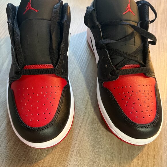 Air Jordan 1 Low SE - Mens 8 - Picture 4 of 9